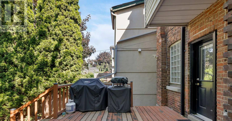 MAIN-32 Roblocke Avenue, Toronto, ON, M6G 3R7 - 27
