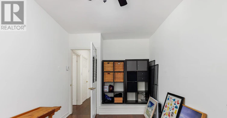 MAIN-32 Roblocke Avenue, Toronto, ON, M6G 3R7 - 39
