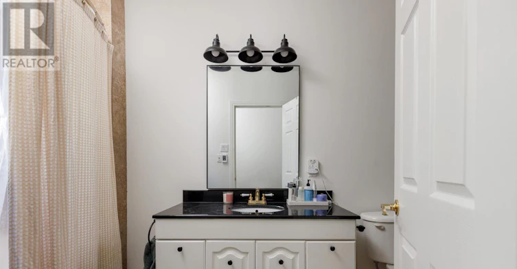 MAIN-32 Roblocke Avenue, Toronto, ON, M6G 3R7 - 45