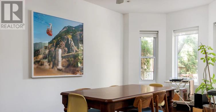 MAIN-32 Roblocke Avenue, Toronto, ON, M6G 3R7 - 14