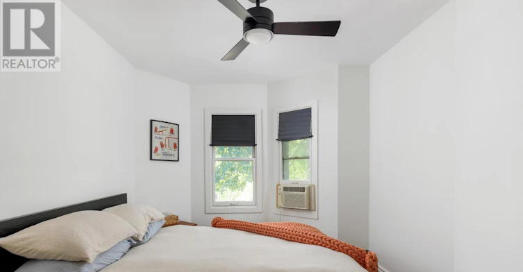 MAIN-32 Roblocke Avenue, Toronto, ON, M6G 3R7 - 35