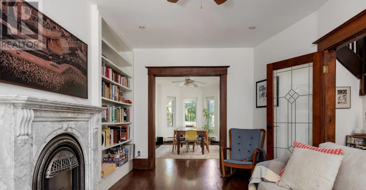 MAIN-32 Roblocke Avenue, Toronto, ON, M6G 3R7 - 10