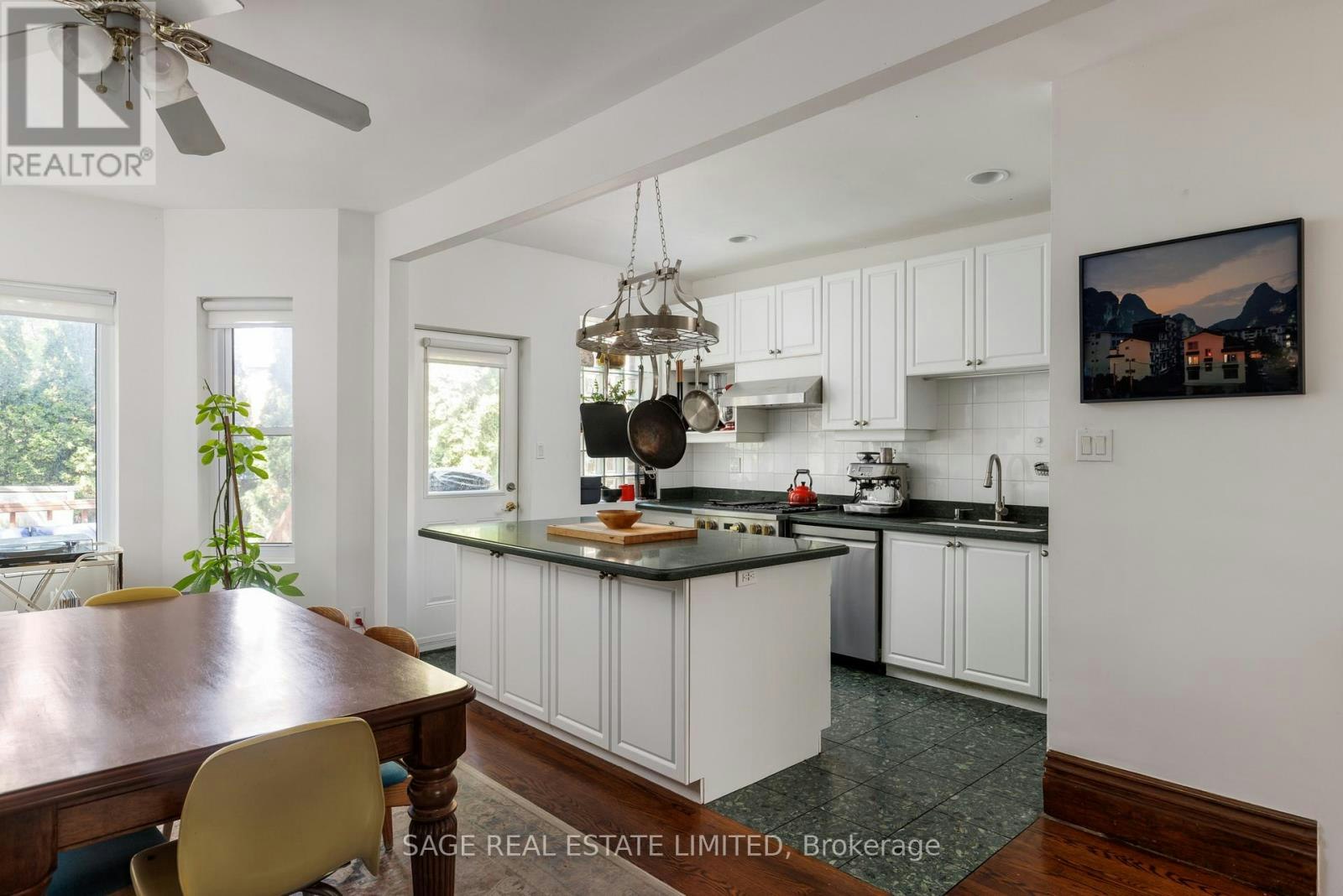 MAIN-32 Roblocke Avenue, Toronto, ON, M6G 3R7 - 18