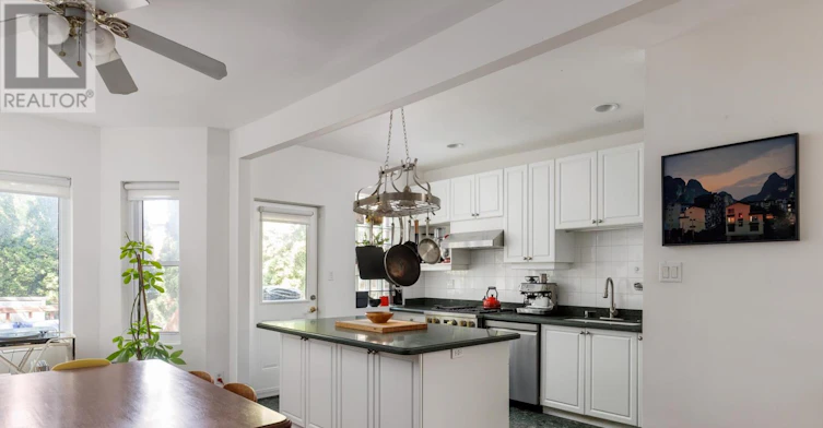MAIN-32 Roblocke Avenue, Toronto, ON, M6G 3R7 - 18