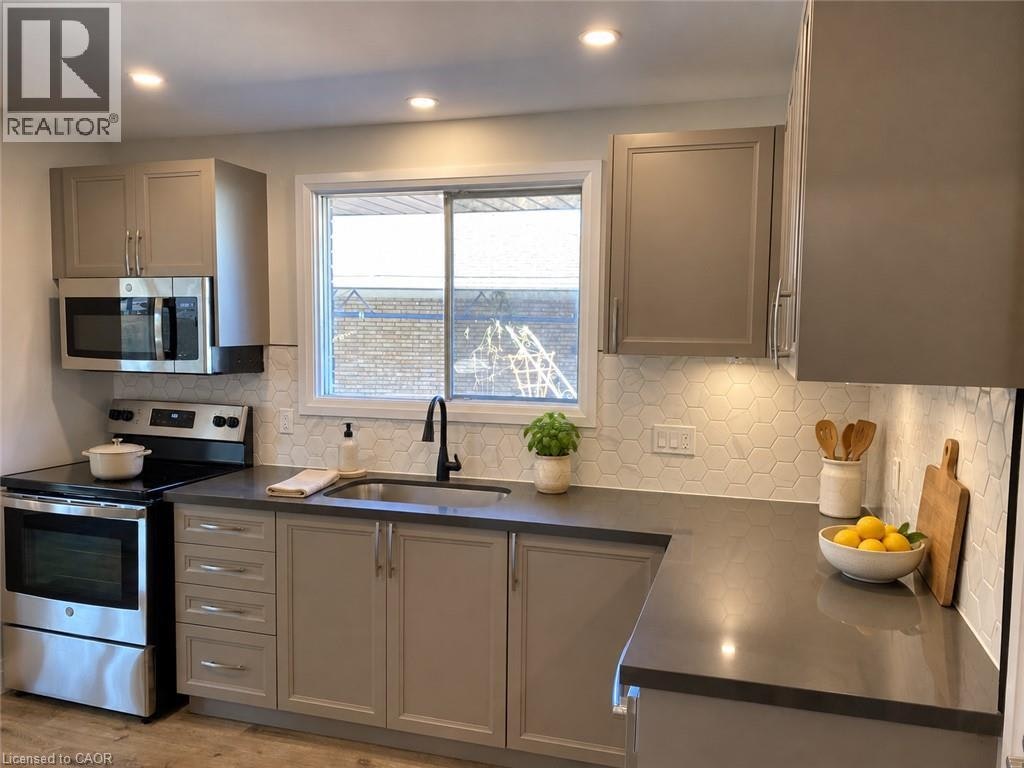 1-51 Highridge Avenue, Hamilton, ON, L8E 3J7 - 5