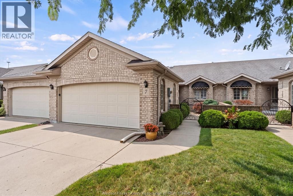 7 Cherokee Lane, Leamington, ON, N8H 5H8