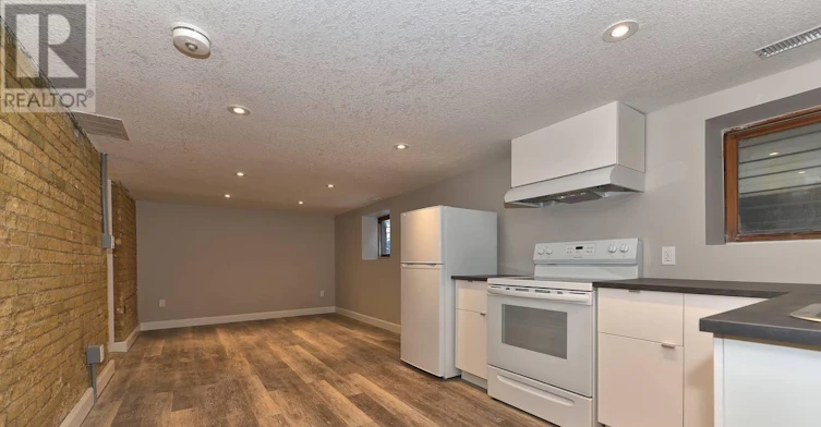 870 Queens Avenue, London, ON, N5W 3H6 - 4