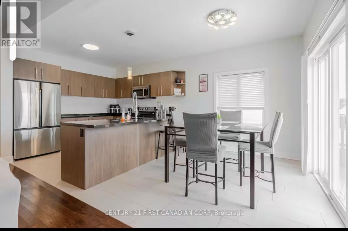 UPPER 11-2619 Sheffield Boulevard, London, ON, N6M 0G4 - 2