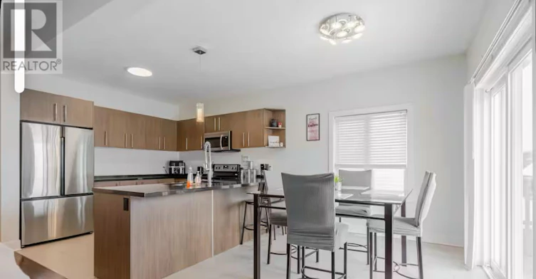 UPPER 11-2619 Sheffield Boulevard, London, ON, N6M 0G4 - 2