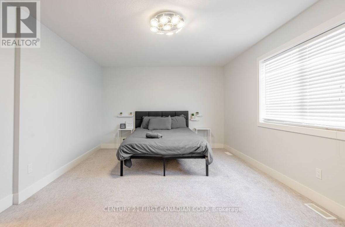 UPPER 11-2619 Sheffield Boulevard, London, ON, N6M 0G4 - 16