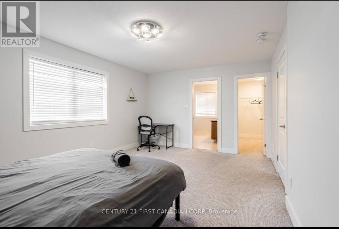 UPPER 11-2619 Sheffield Boulevard, London, ON, N6M 0G4 - 11