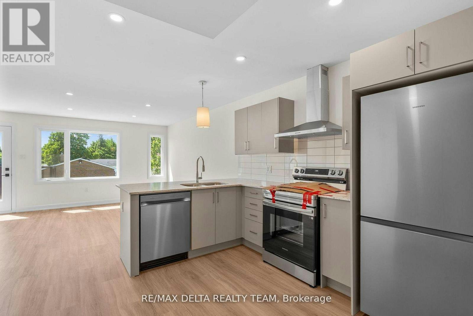 3-77A Granton Avenue, Ottawa, ON, K2G 1L2 - 7