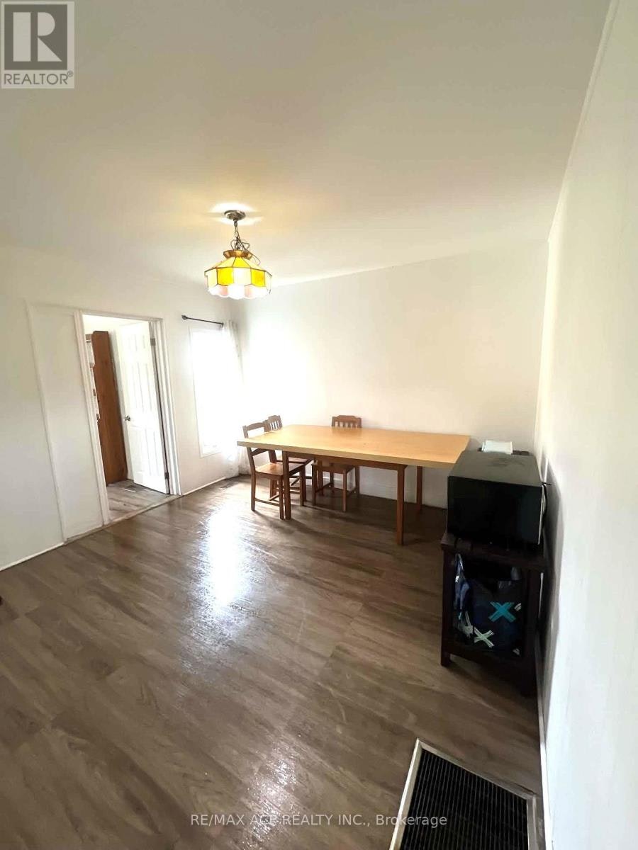 MAIN-4 Jeanette Street, Toronto, ON, M1M 3G1 - 4