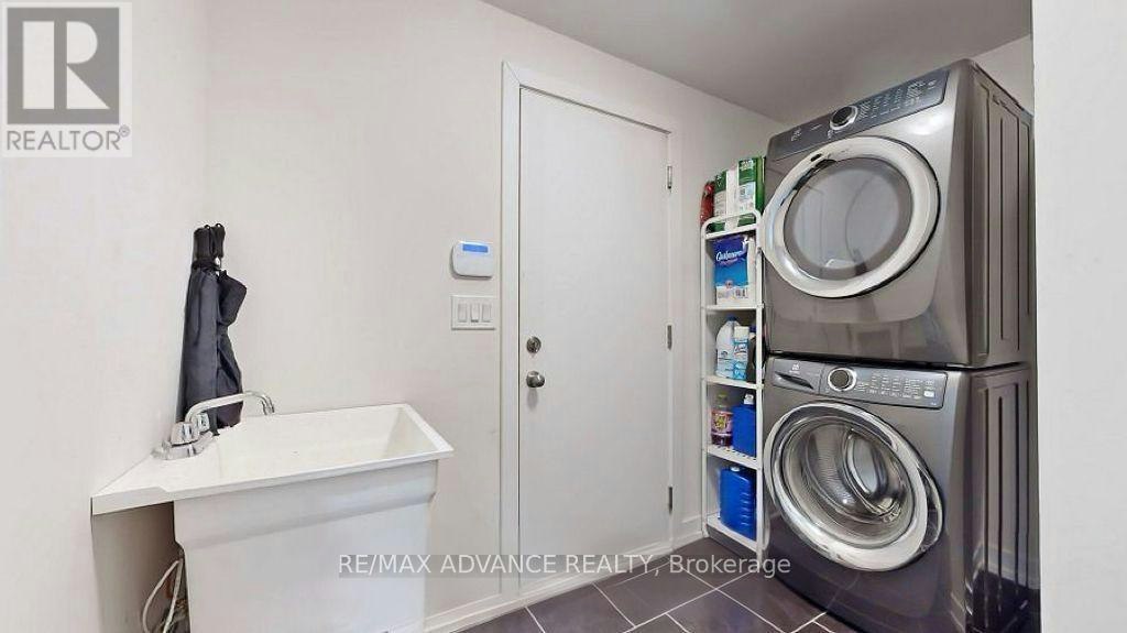 167 Salterton Circle, Vaughan, ON, L6A 4Z1 - 8