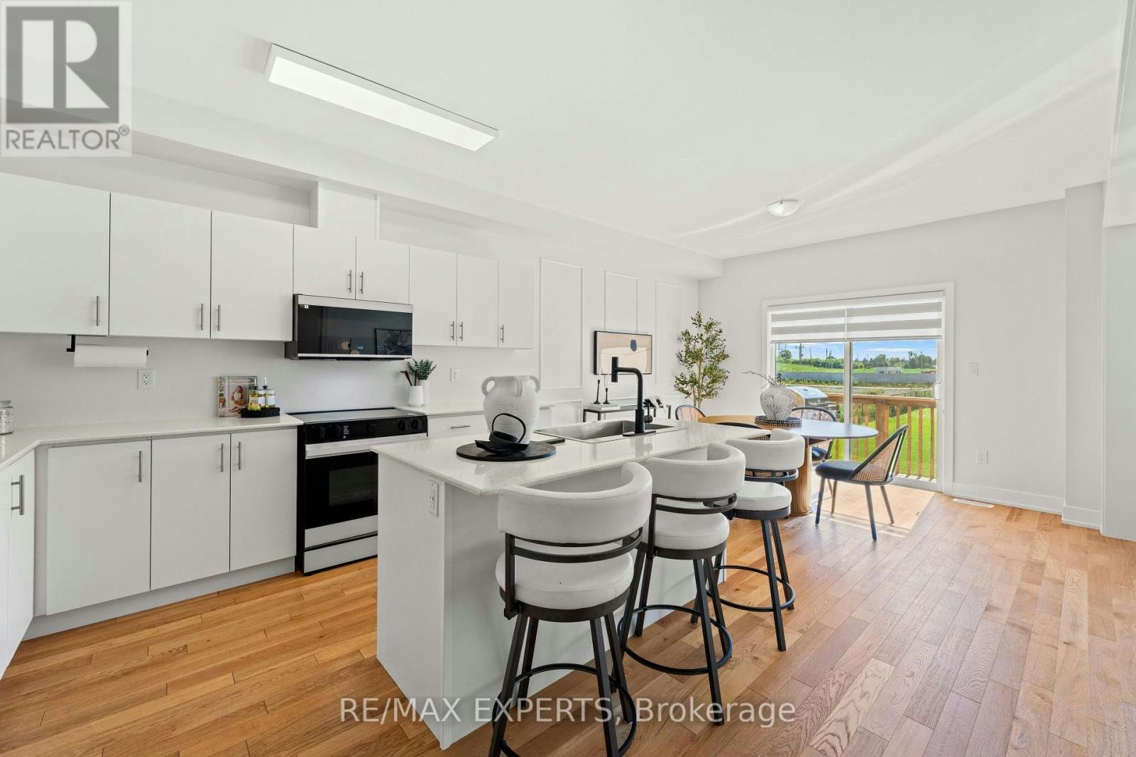 10 Lawrence D. Pridham Avenue, New Tecumseth, ON, L9R 1V4 - 9
