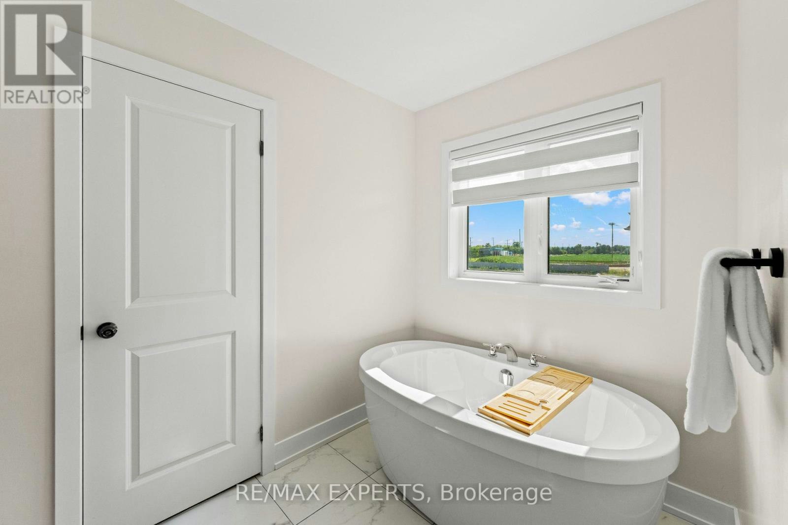 10 Lawrence D. Pridham Avenue, New Tecumseth, ON, L9R 1V4 - 23