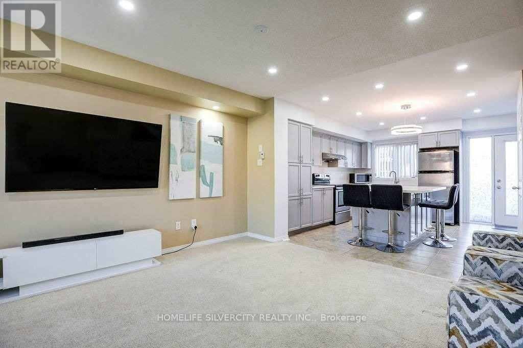 64-60 Fairwood Circle, Brampton, ON, L6R 0Y6 - 4
