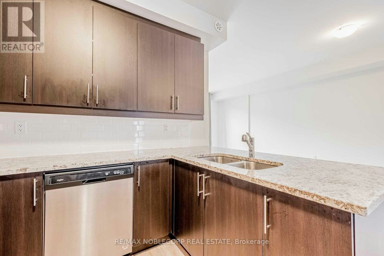 2-620 Rexdale Boulevard, Toronto, ON, M9W 0G1 - 5