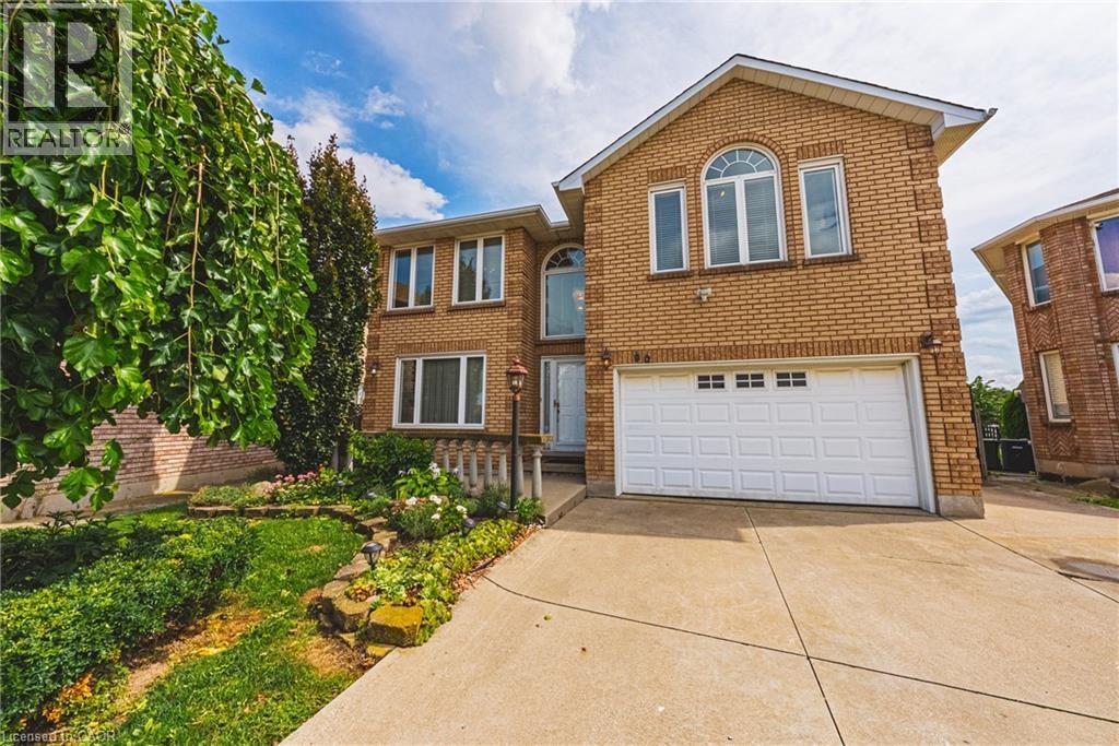 90 Fairington Crescent, Hamilton, ON, L8E 3N4