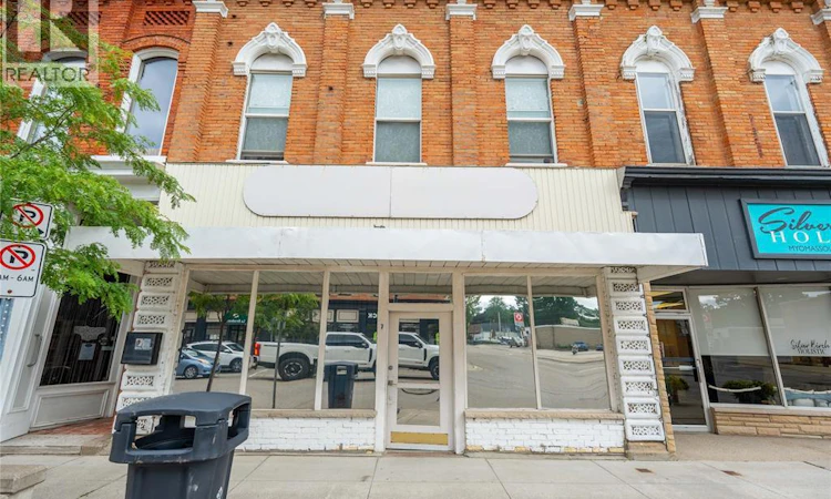 7 Main Street West