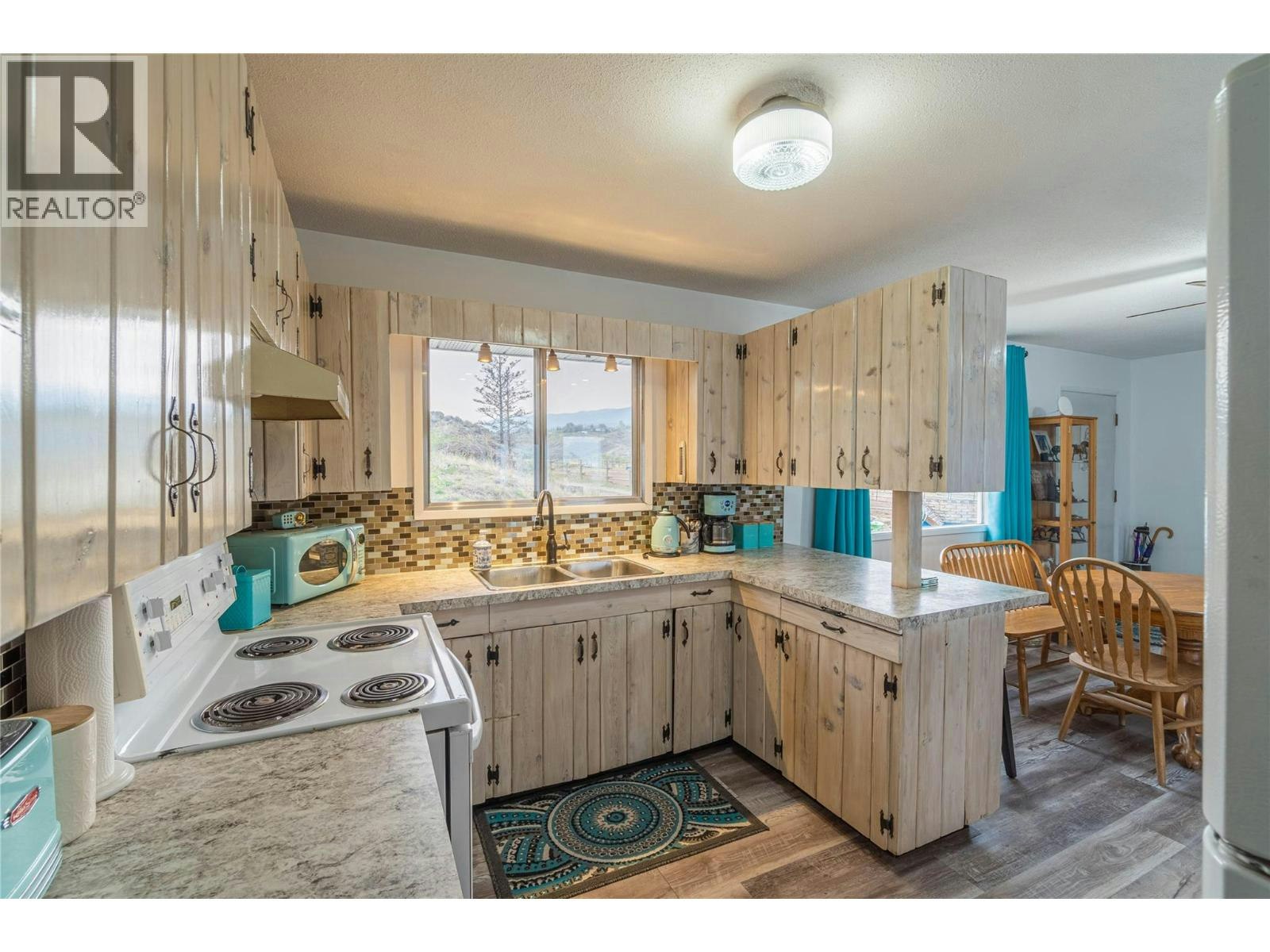 6009 WEST Trans Canada Highway, Kamloops, BC, V1S 2A2 - 11