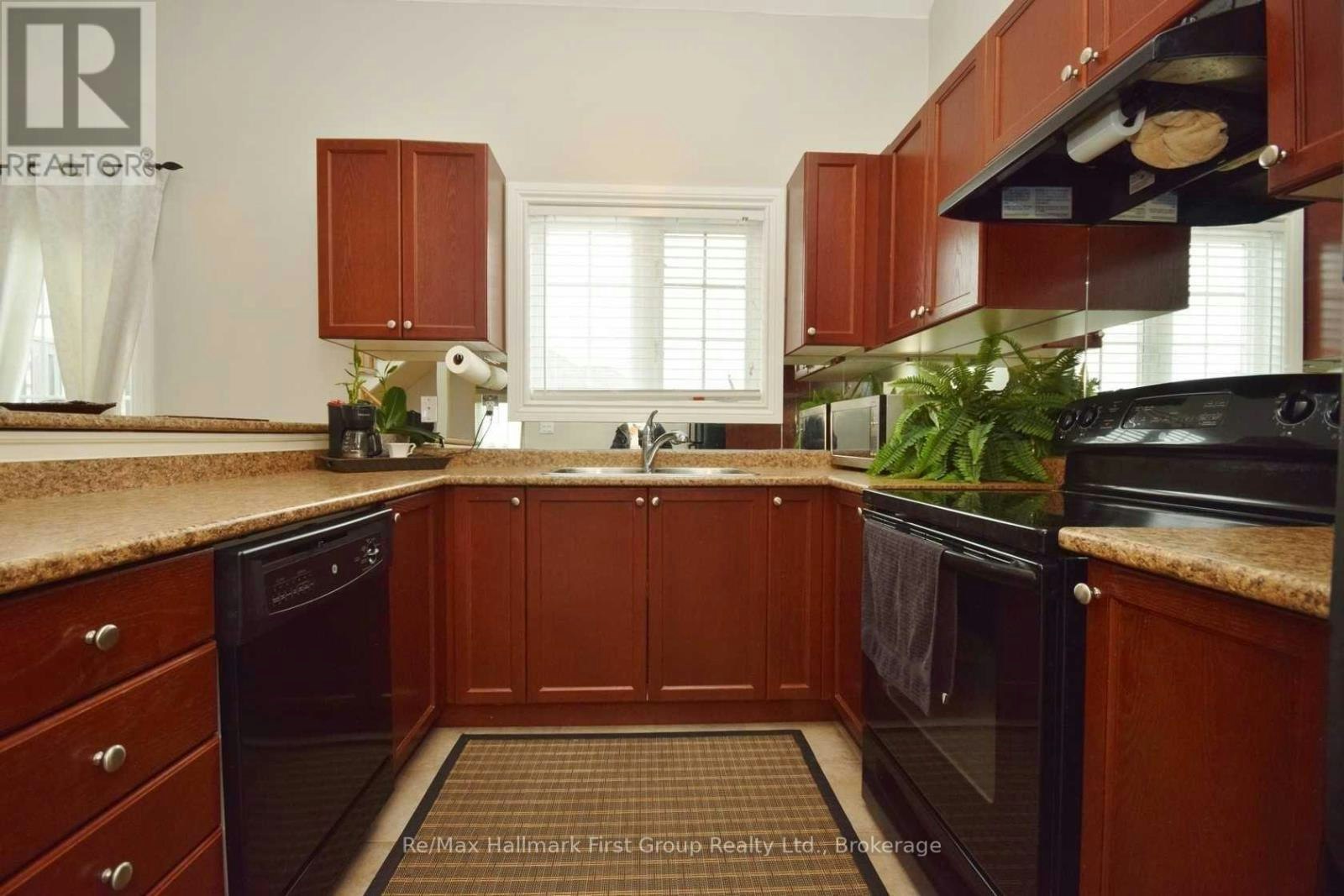 44 Wicker Park Way, Whitby, ON, L1R 0E1 - 5