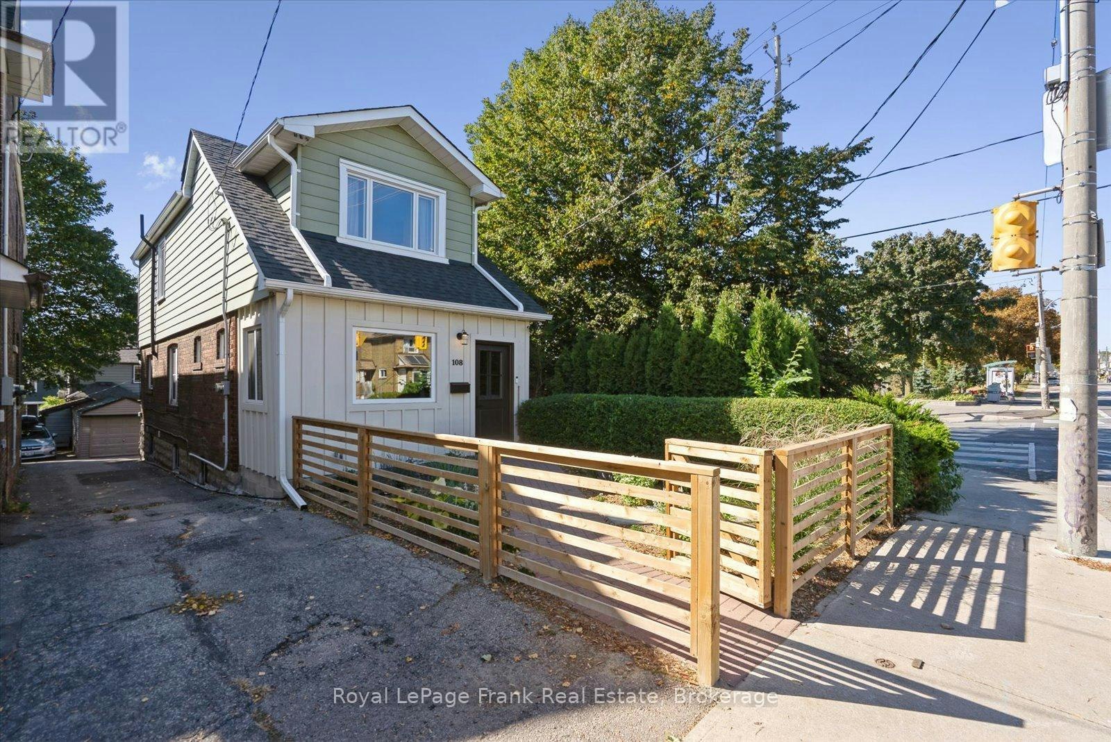 108 Greenwood Avenue, Toronto, ON, M4L 2P6