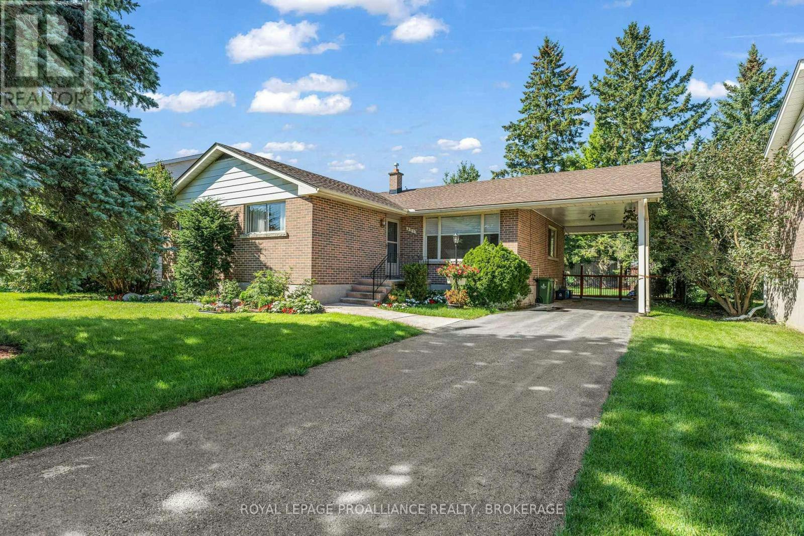 421 Windward Place, Kingston, ON, K7M 4E5