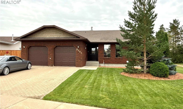 2502 Blue Jay Crescent