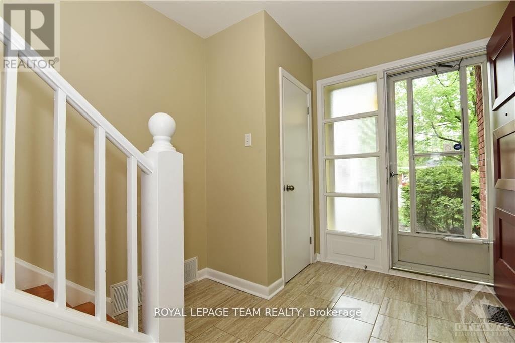 822 Quinlan Road, Ottawa, ON, K1G 1S1 - 2