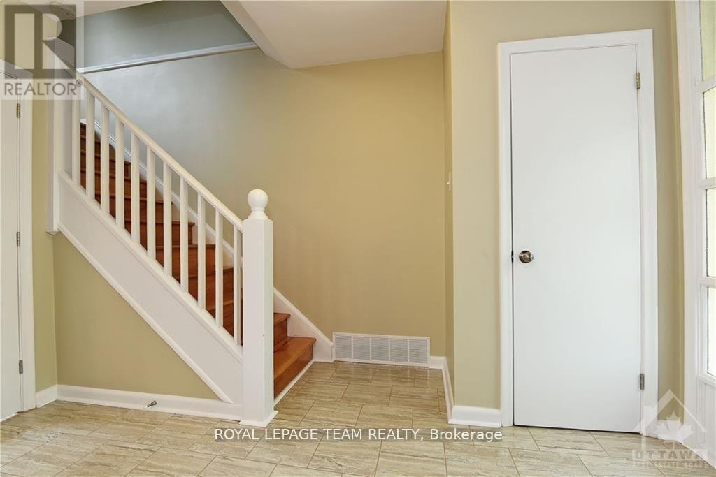 822 Quinlan Road, Ottawa, ON, K1G 1S1 - 3