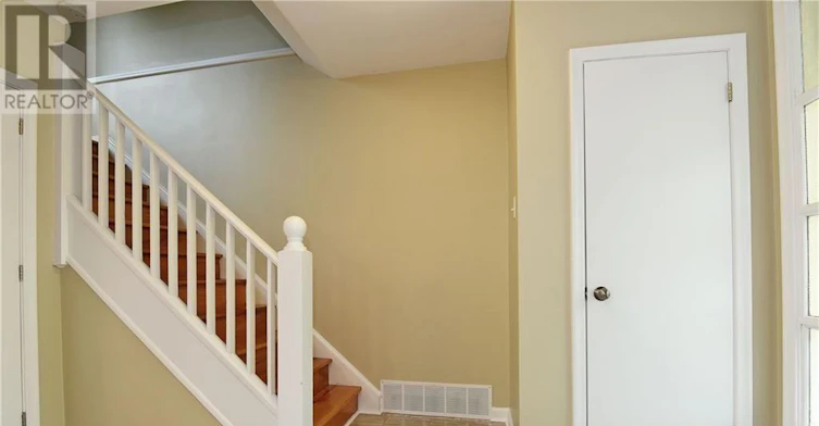 822 Quinlan Road, Ottawa, ON, K1G 1S1 - 3