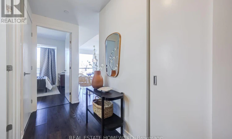 309-223 St Clair Avenue W