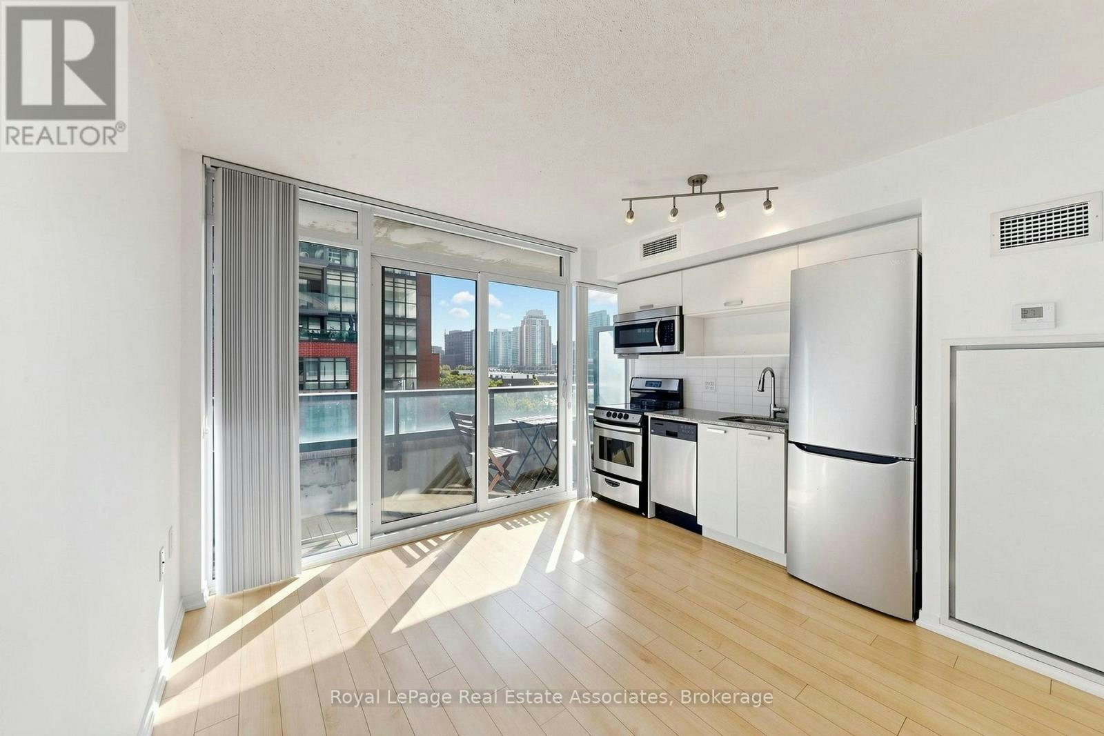 521E-36 Lisgar Street, Toronto, ON, M6J 0C7 - 5