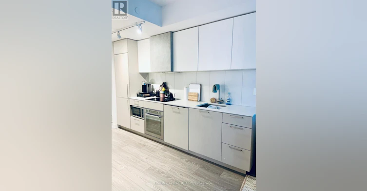 905-19 Western Battery Road, Toronto, ON, M6K 3S4 - 2