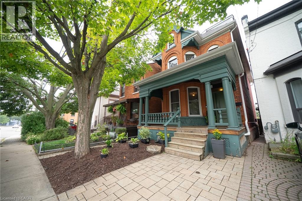 102 Pearl Street N, Hamilton, ON, L8R 2Z3