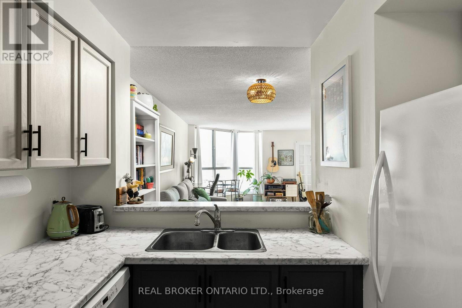504-140 Dunlop Street E, Barrie, ON, L4M 6H9 - 16