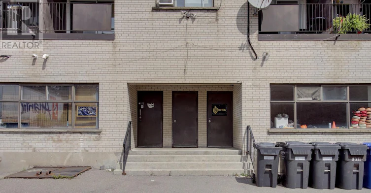 9-492 Kerr Street, Oakville, ON, L6K 3C5 - 3