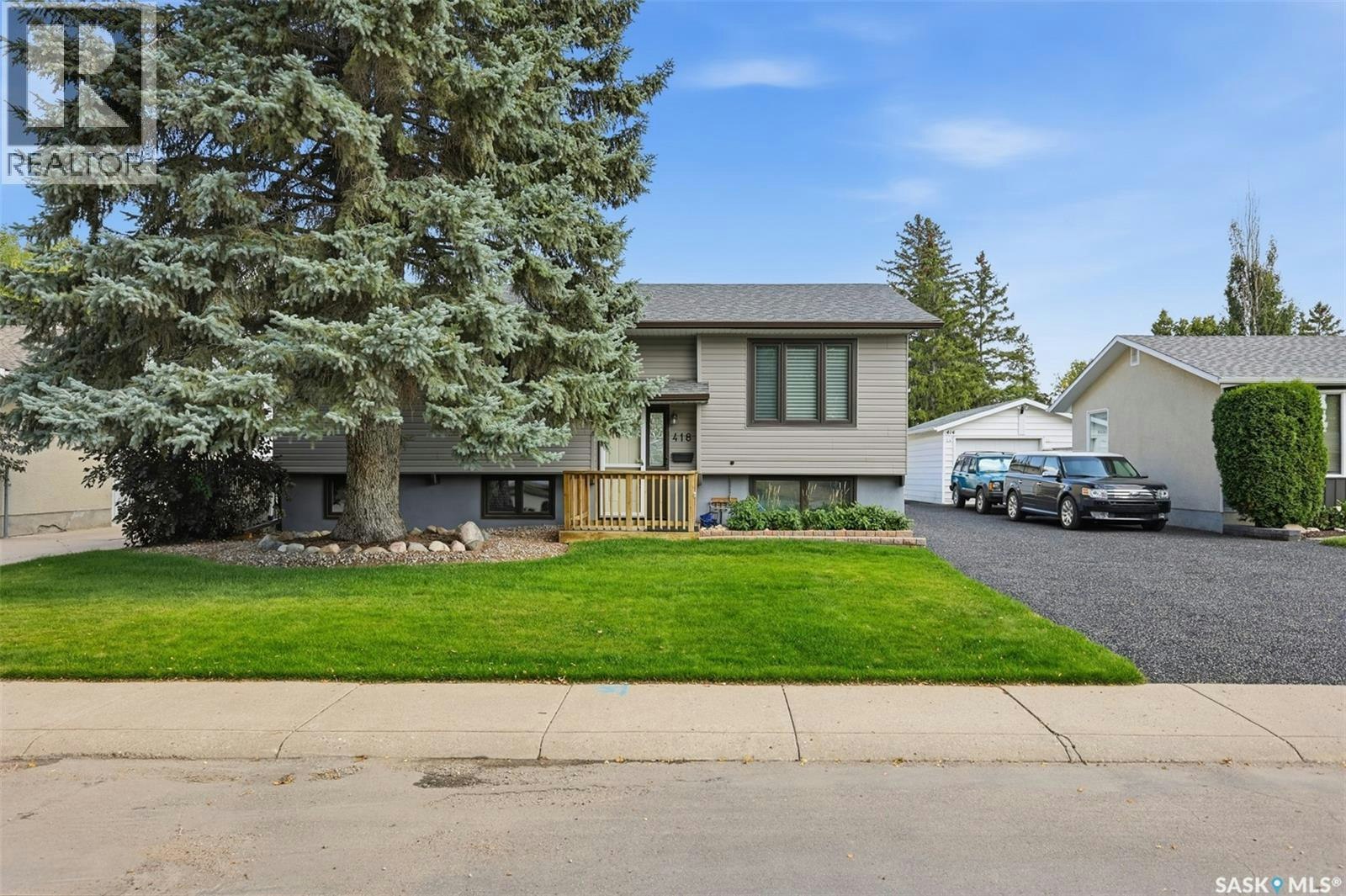 418 Laval Crescent, Saskatoon, SK, S7H 4K9