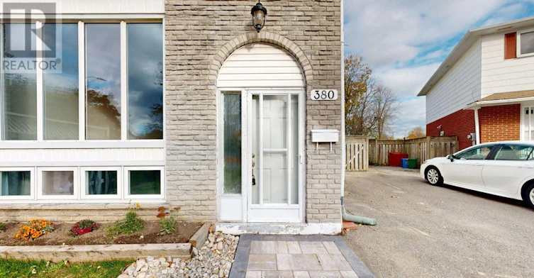 380 Vancouver Crescent, Oshawa, ON, L1J 5X9 - 2