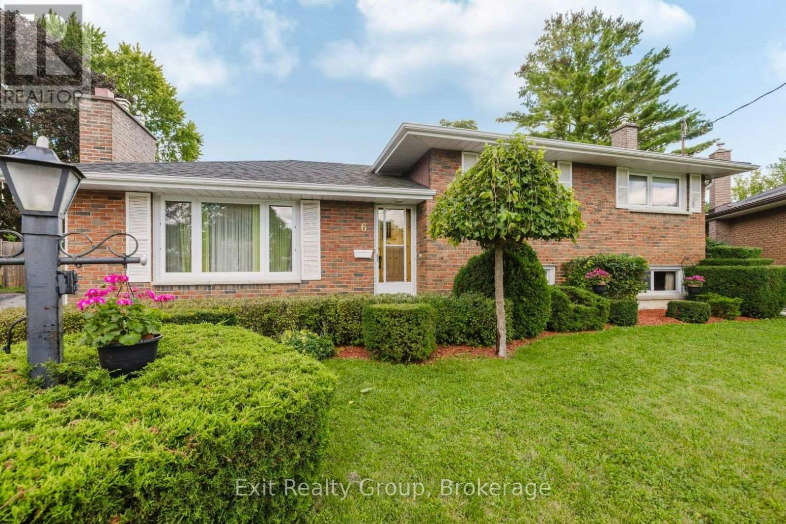 6 Ernest Court, Belleville, ON, K8P 4H7