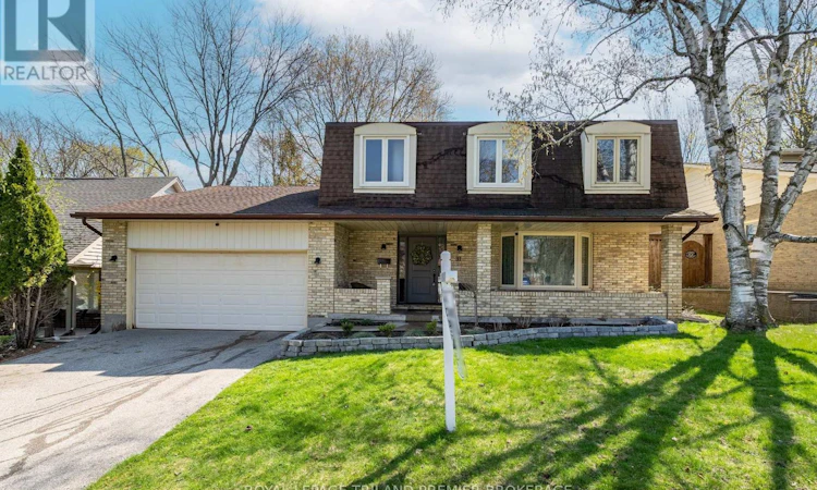31 Foxcroft Crescent
