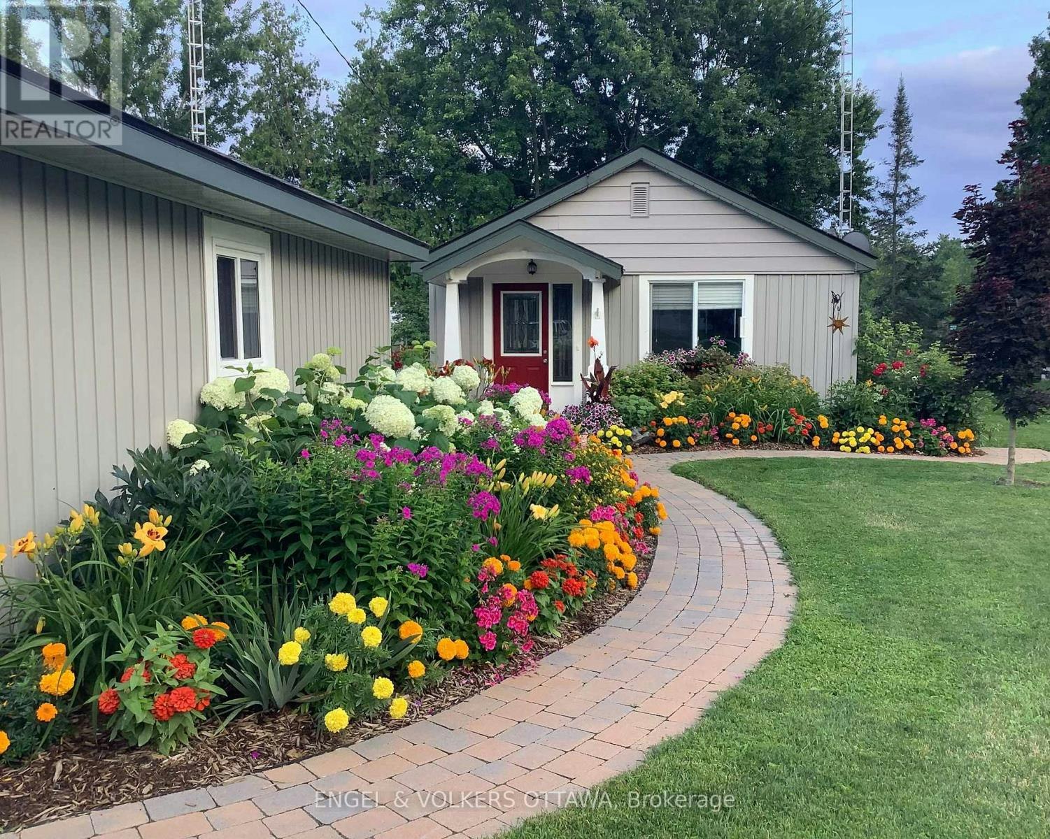 131 Bay Street, Drummond, ON, K7C 4K9