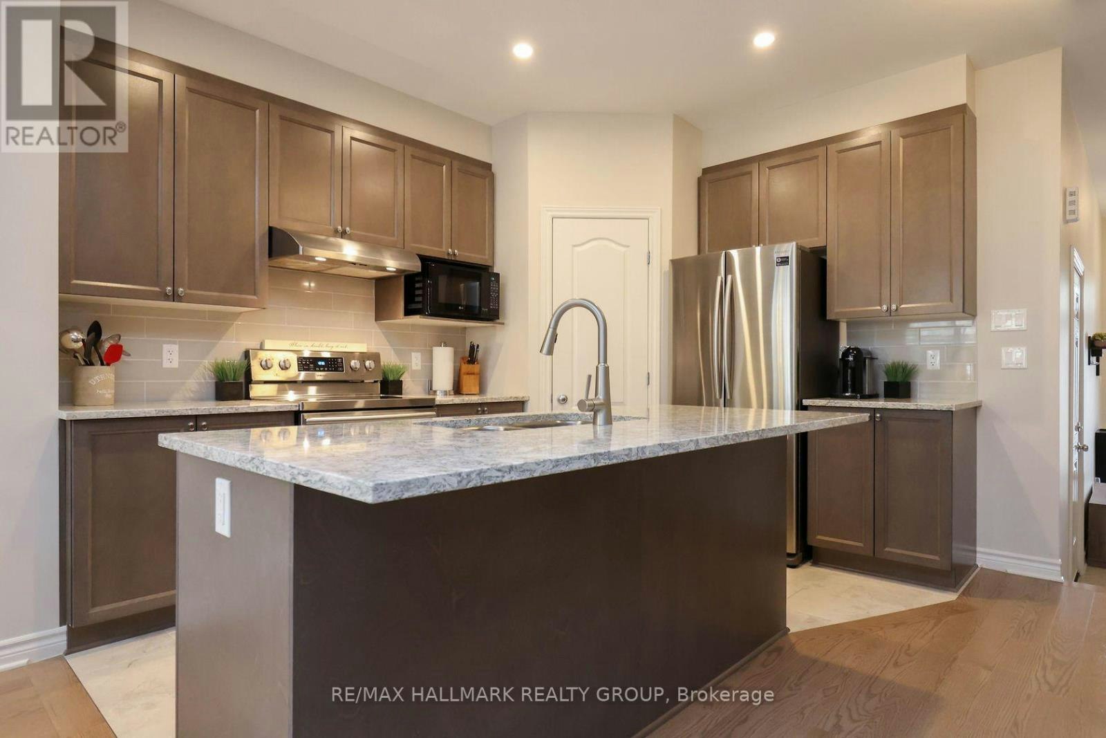 459 Warmstone Drive, Ottawa, ON, K2S 2J7 - 8