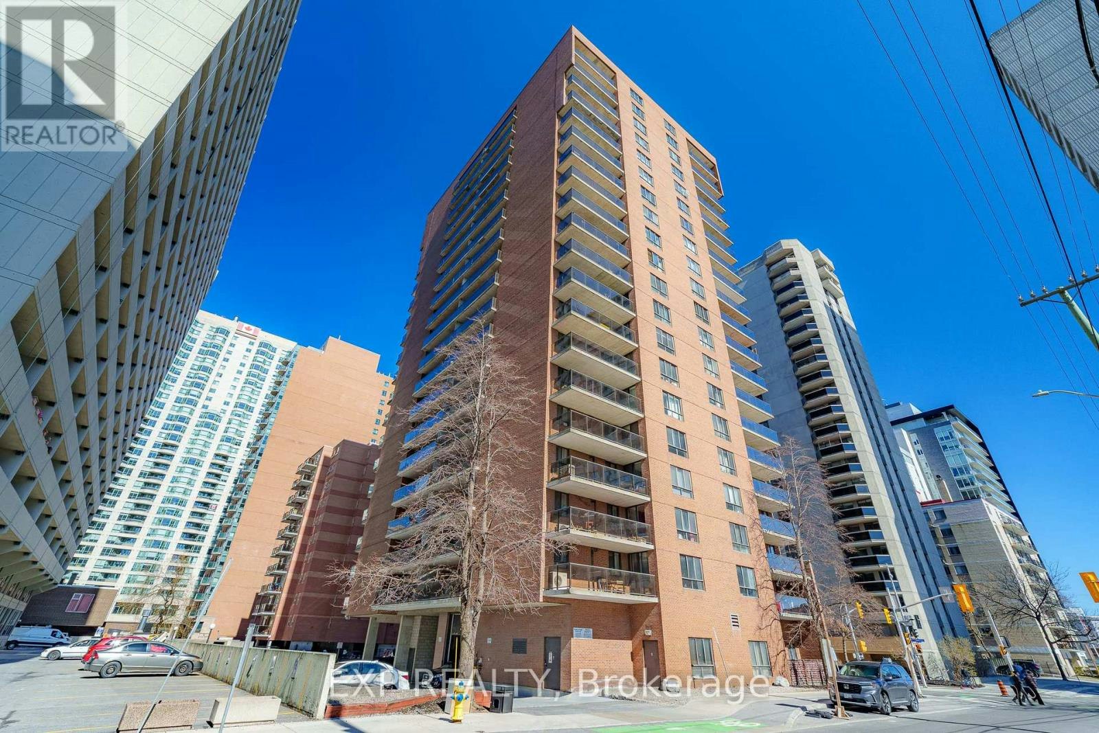 1002-475 Laurier Avenue W, Ottawa, ON, K1R 7X1