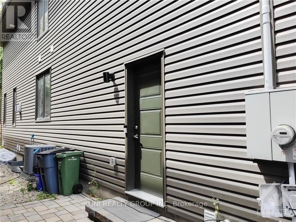 B-492 Moodie Drive, Ottawa, ON, K2H 8A7 - 2