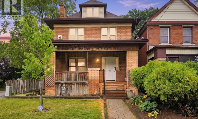 52 Kensington Avenue N