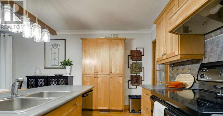 88 Glenmore Road, Toronto, ON, M4L 3M3 - 14