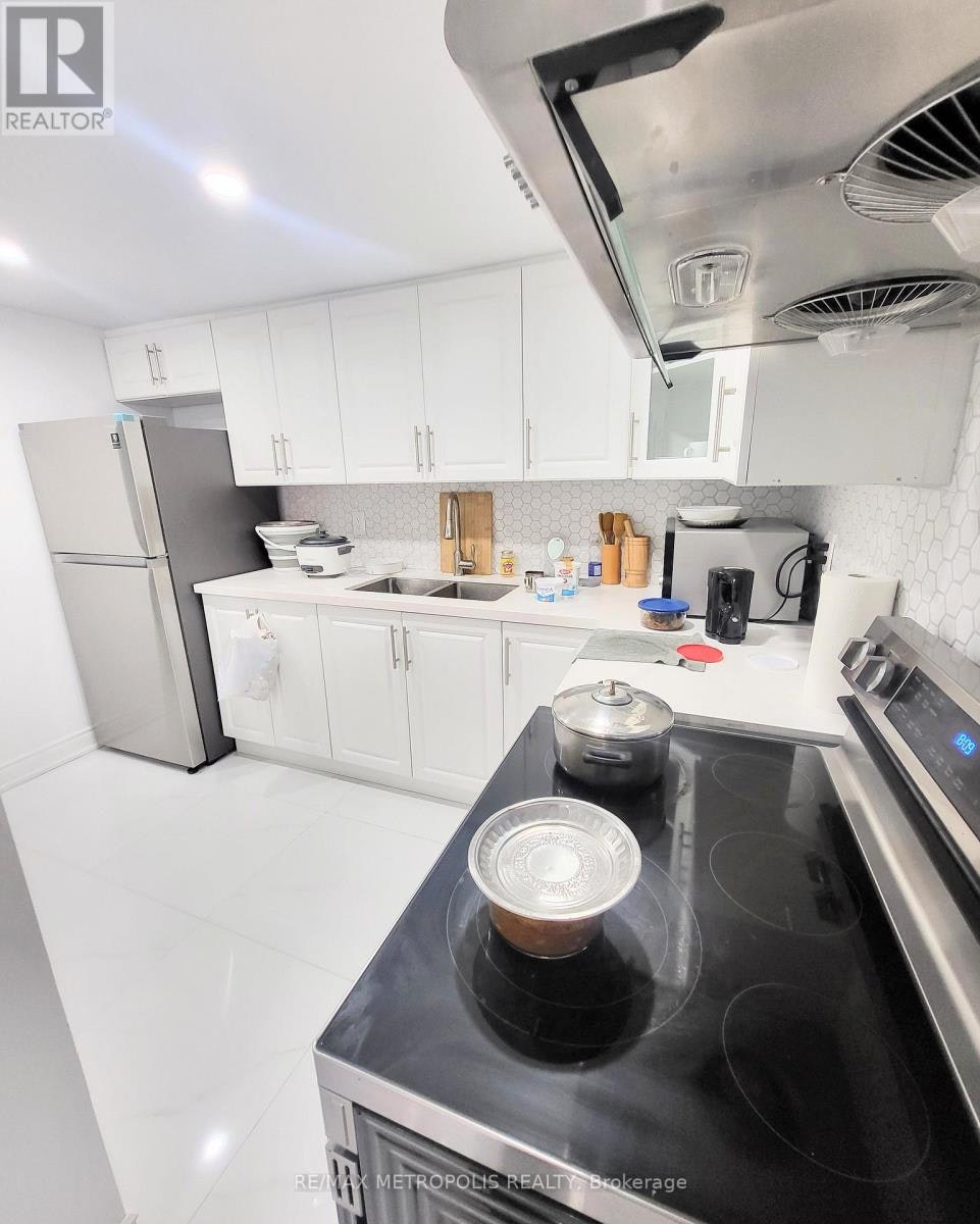 BSMT-40 Placentia Boulevard, Toronto, ON, M1S 4C5 - 3
