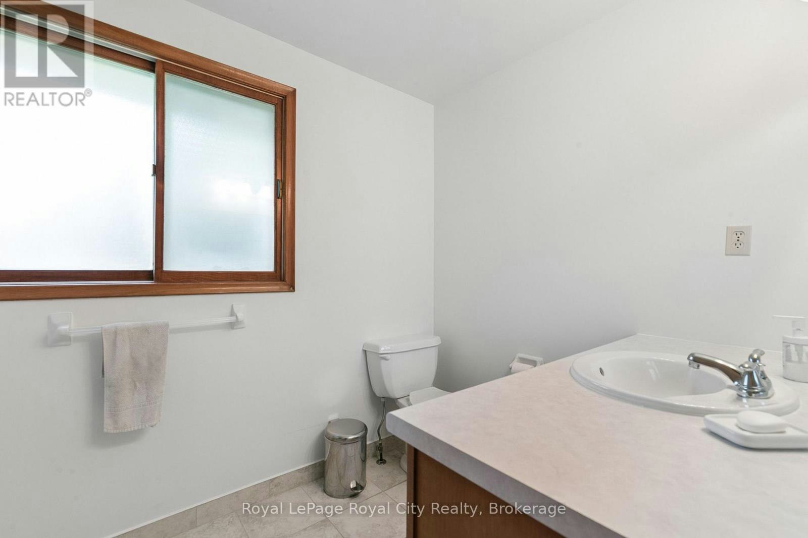 25 Kron Drive, Guelph, ON, N1G 3B4 - 12